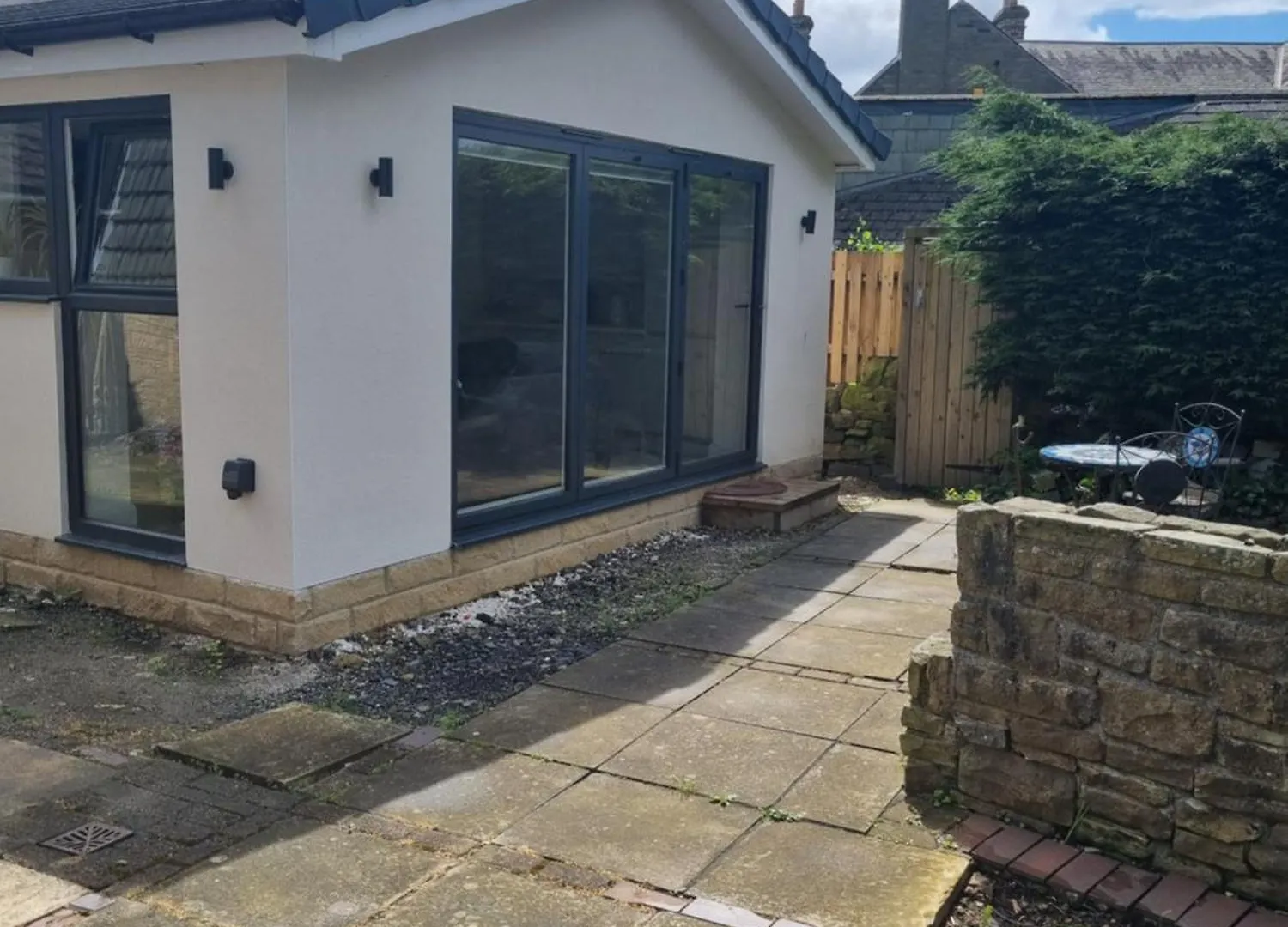 Private And Peaceful Space With Free Parking Baildon
