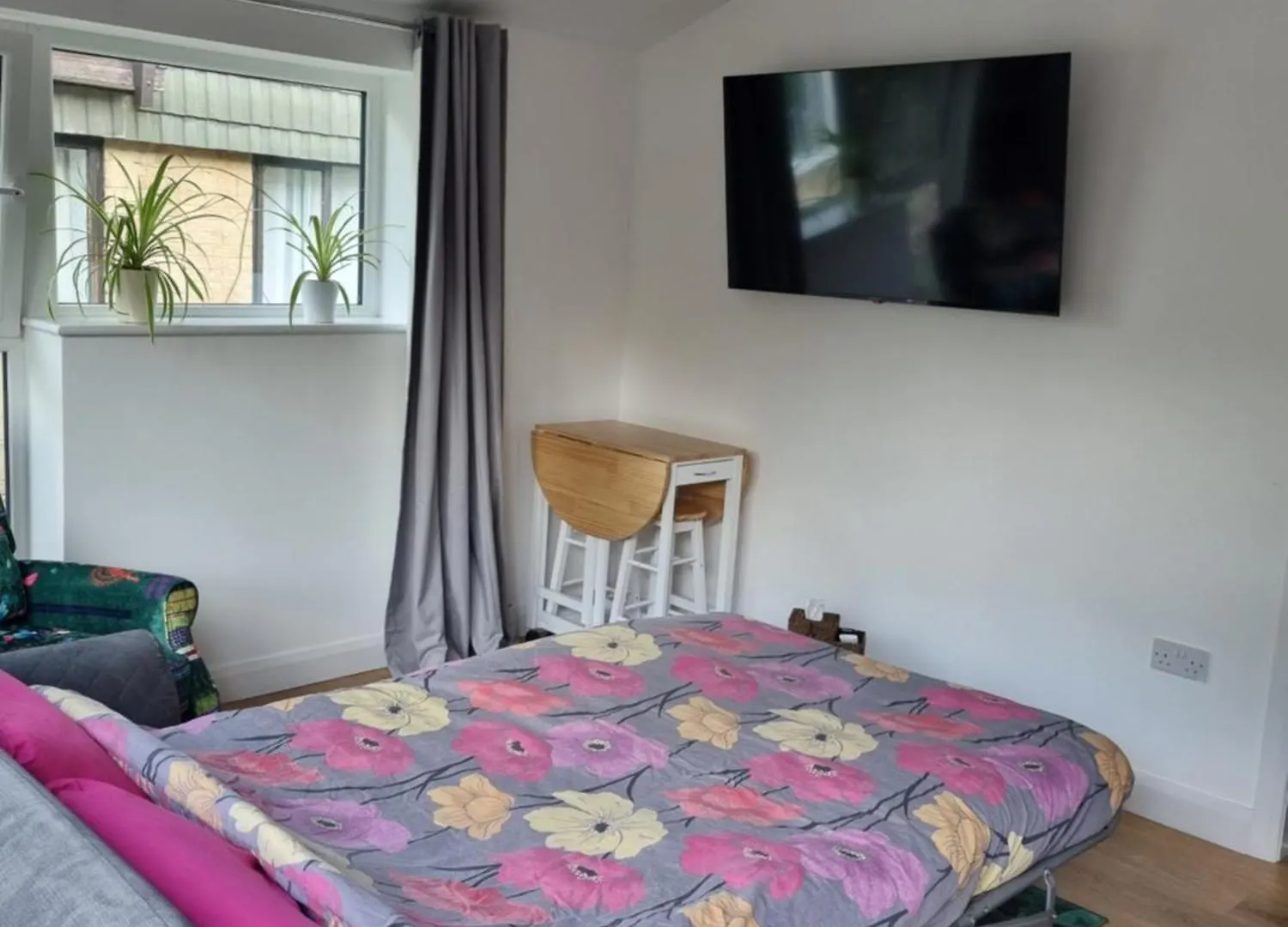 Private And Peaceful Space With Free Parking Baildon 公寓